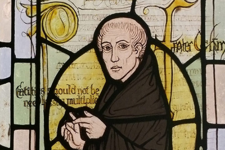 Guillermo de Ockham de un vitral de un templo en Surrey