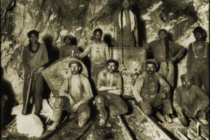 trabajadores en mina