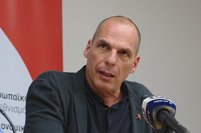 Yanis Varoufakis en rueda de prensa