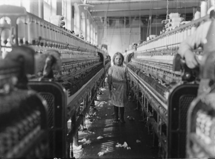 Fotografía de una pequeña hilandera en Mollohan Mills, Newberry