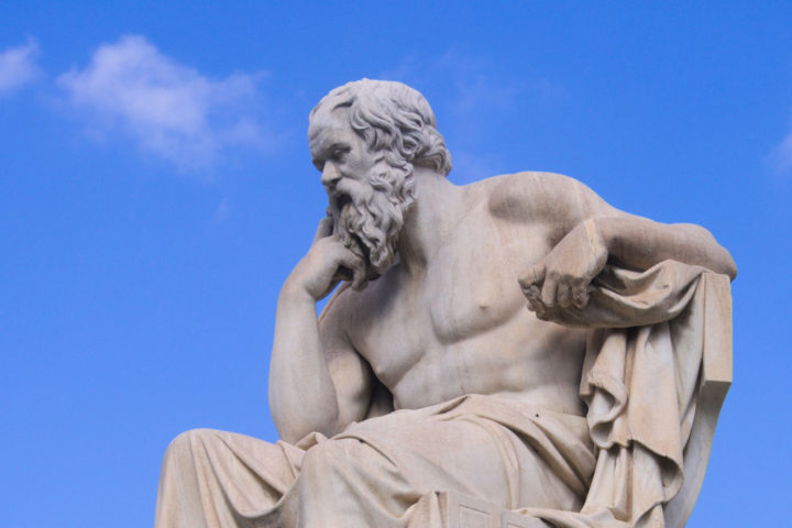 Estatua de Sócrates en la Academia de Atenas. Obra de Leonidas Drosis (m. 1880)