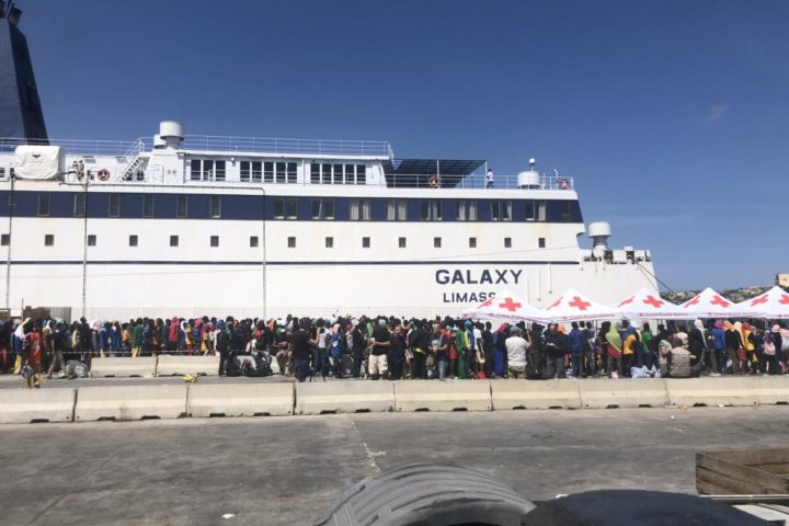 Desde principios de septiembre de 2023, la isla italiana de Lampedusa registra un rápido aumento de llegadas de migrantes procedentes del norte de África. Fuente: Comisión Europea.