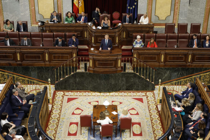 Los diputados asisten a la tercera sesión del debate de investidura del candidato Alberto Nuñez Feijóo