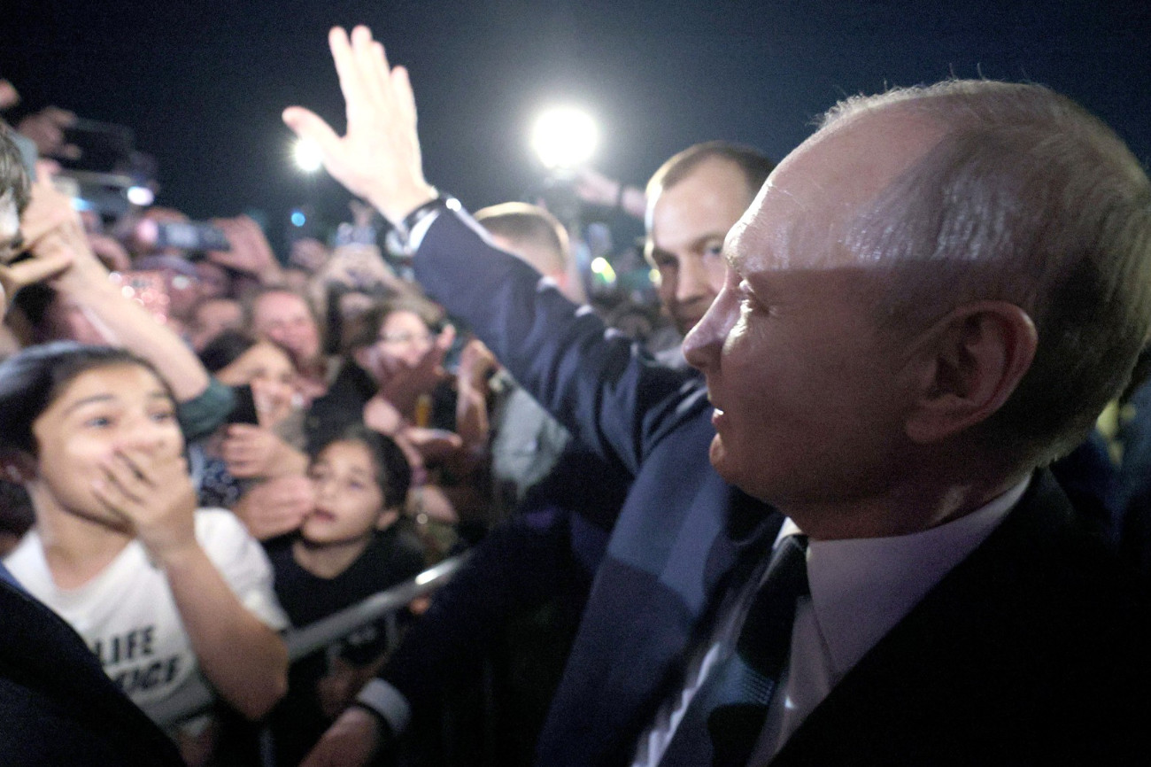 Como conclusión del viaje al Distrito Federal del Cáucaso Norte, el Presidente conversó con los habitantes de Derbent. Oficina del Presidente de Rusia (Kremlin), 2023.