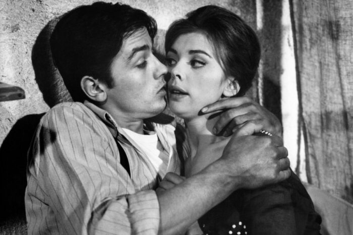 Alain Delon y Barbara Lass en una escena de la película italiana Che gioia vivere (1961)