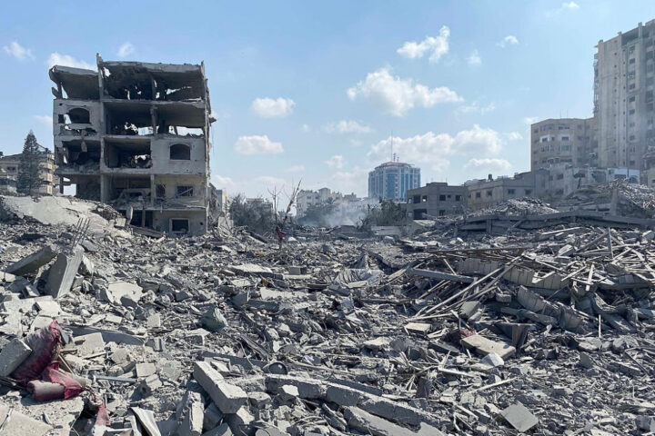 Foto: Damage in Gaza Strip during the October 2023, Fotógrafo: Naaman Omar / APAimages, Año: 2023, Créditos: Wikimedia Commons