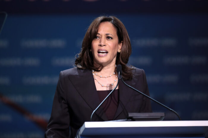 Kamala Harris hablando en la Convención del Partido Demócrata de California 2019, foto de Gage Skidmore, 1 de junio de 2019.